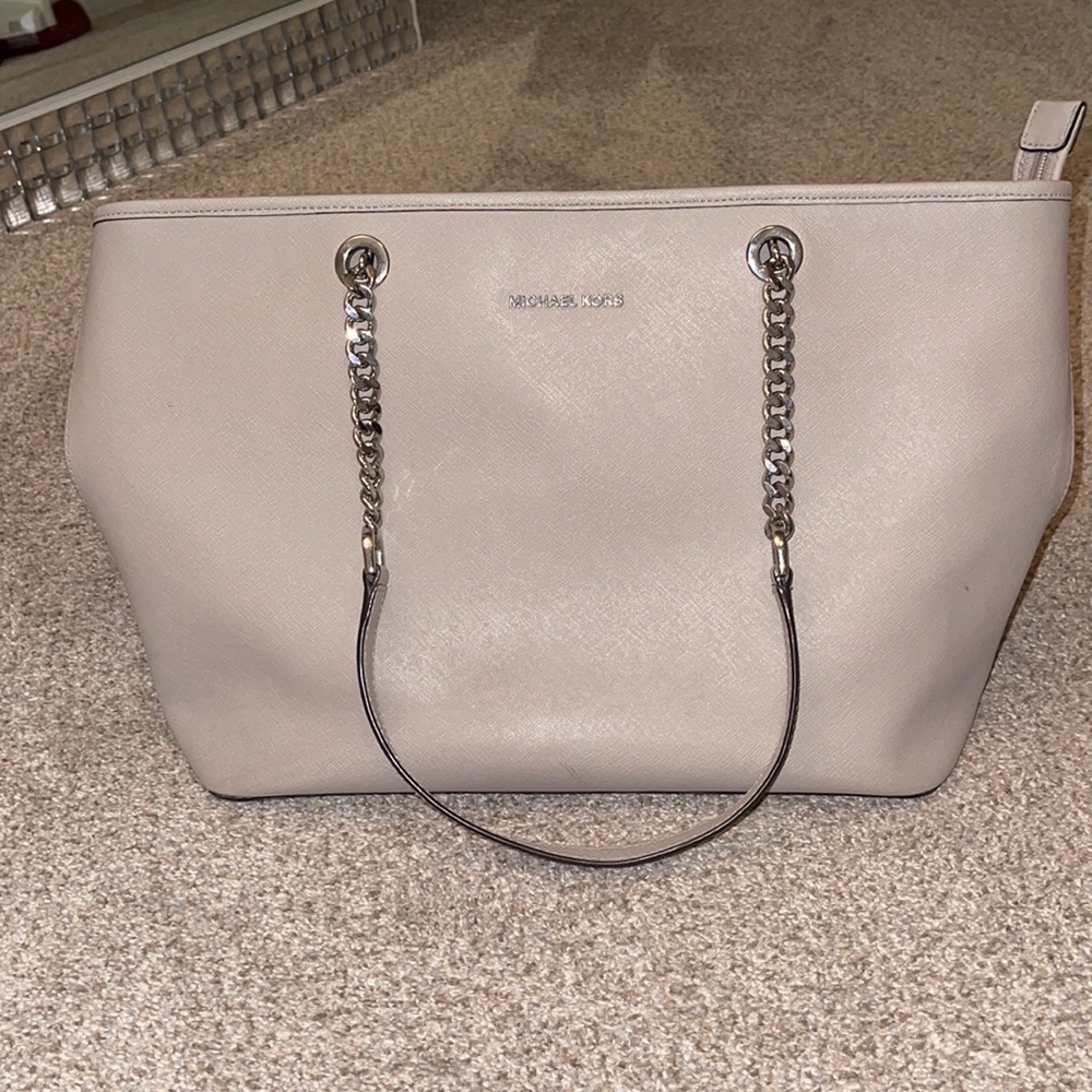 Micheal Kors Zip Tote